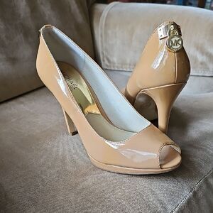 Heels By Michael Michael Kors Caramel Patent Leather Size 10 Peek A Boo Toe
